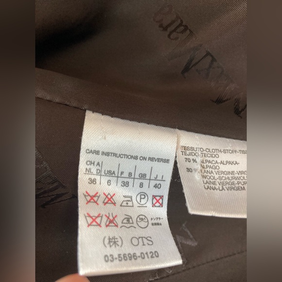 **SOLD** MaxMara 100% Wool coat - Picture 6 of 7